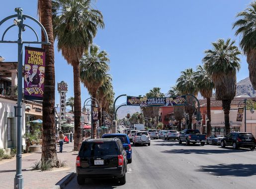 File:Palm Canyon Drive-1.jpg - Wikimedia Commons