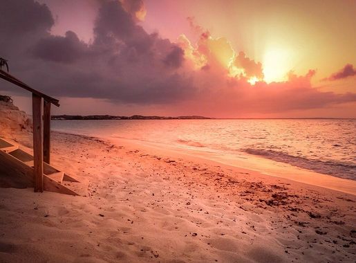 File:Sunset in Grace Bay, Turks and Caicos Islands.jpg - Wikimedia Commons
