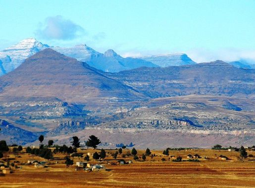 File:Snow Capped Maloti Mountains - panoramio.jpg - Wikimedia Commons
