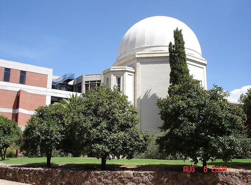 File:A picture of the Steward Observatory.jpeg - Wikipedia