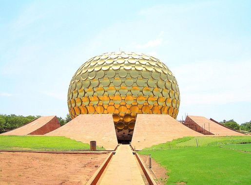 File:Matrimandir.JPG - Wikipedia