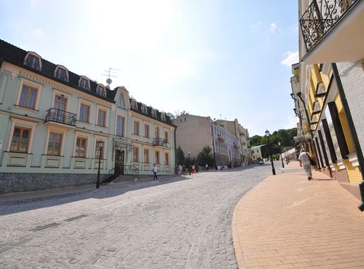 Файл:Andriyivskyy Descent (8600676227).jpg — Вікіпедія