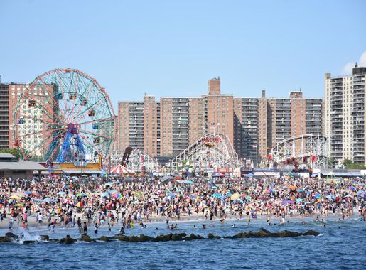 File:Coney Island beach and amusement parks (June 2016).jpg - Wikipedia