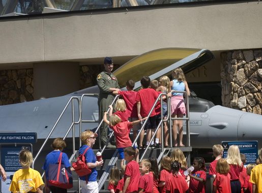 Airmen land at Omaha zoo for Air Force Week > Offutt Air Force Base >  Article Display