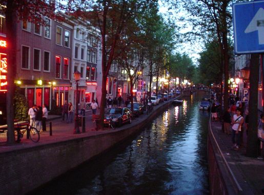 File:Amsterdam red light district 24-7-2003.JPG - Wikipedia
