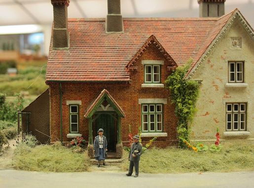 File:Pendon house with vicar (48992508162).jpg - Wikimedia Commons