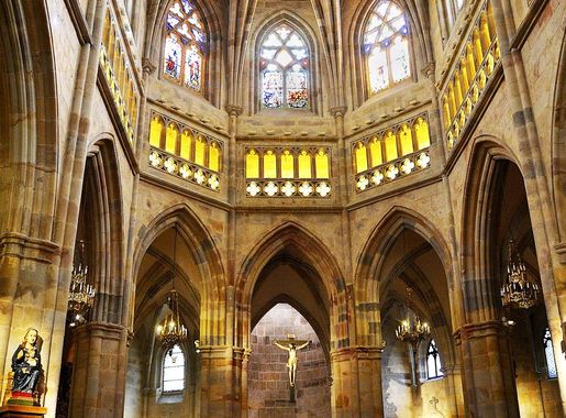 File:Bilbao - Altar de la Catedral de Santiago.jpg - Wikimedia Commons