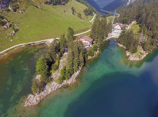 File:2016-08-31 16-09-11 1161.9 Switzerland Kanton Appenzell Innerrhoden  Wasserauen Seealpsee.JPG - Wikimedia Commons