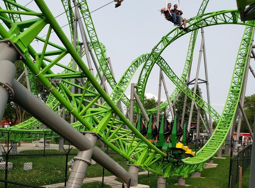 File:Monster at Adventureland from the line.jpg - Wikimedia Commons