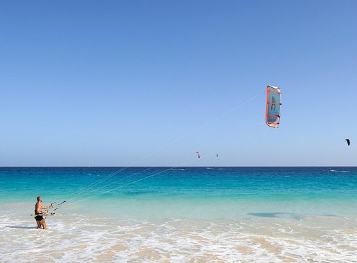 File:Cape Verde Sal kitesurfing.jpg - Wikimedia Commons
