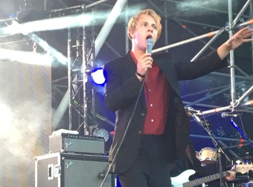 Datei:Tom Odell Storsjöyran 2017 pic 1.jpg – Wikipedia