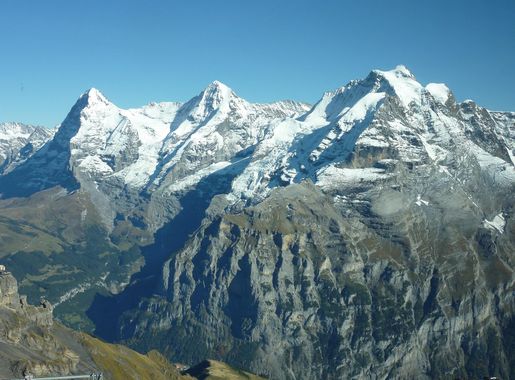 File:Schiltorn - Pic Gloria à 2970m - Vue de l'Eiger, le Munch, la  Jungfrau.JPG - Wikipedia