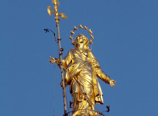 File:Madonnina - Duomo - Milan 2014 02.jpg - Wikimedia Commons
