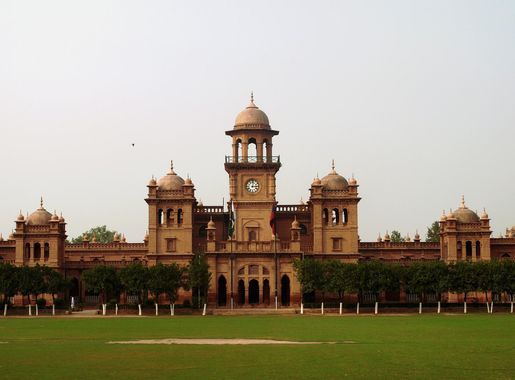 File:Islamia college Peshawar main building front.jpg - Wikimedia Commons