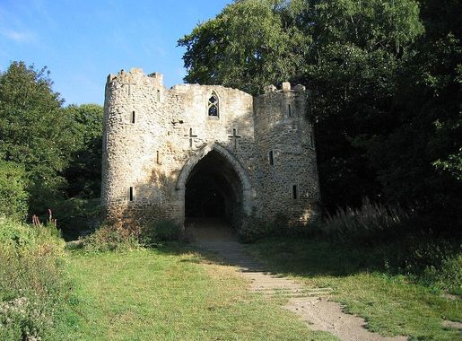 File:Roundhay Castle 2007.JPG - Wikimedia Commons