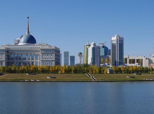Fayil:Central Downtown Astana pamorama.jpg - Wikipedia
