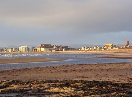 File:Troon and beach from the south, South Ayrshire.jpg - Wikimedia Commons