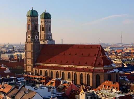 File:Frauenkirche Munich March 2013.JPG - Wikipedia