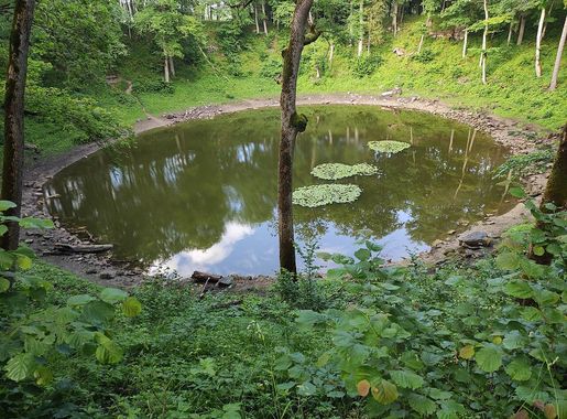 File:Kaali Meteorite Crater, Kaali, Saaremaa, Estonia 02.jpg - Wikimedia  Commons
