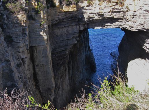 File:Tasman's Arch, Tasman National Park, Tasmania.jpg - Wikimedia Commons