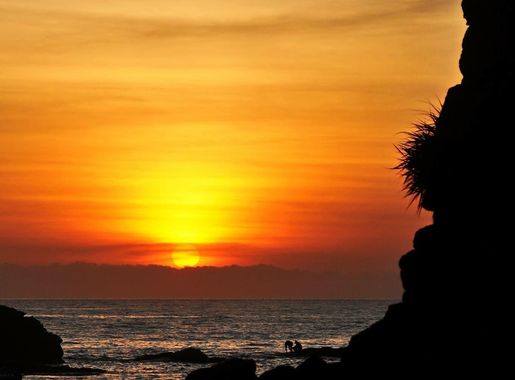 Free Images : beach, coast, water, rock, ocean, horizon, cloud, sky, sunrise,  sunset, photography, sunlight, morning, shore, wave, dawn, travel, dusk,  evening, natural, scenery, holiday, bay, clouds, the sun, vietnam,  destination, afterglow,