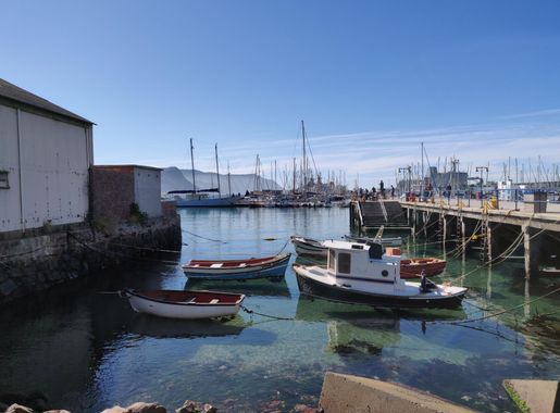 File:Simon's Town Harbor.jpg - Wikimedia Commons