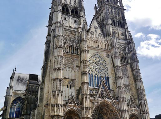 Fichier:Tours Cathédrale Saint-Gatien Fassade 5.jpg — Wikipédia