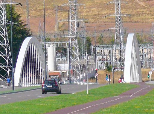 Archivo:Burgos - Puente sobre el Arlanzón del antiguo Ferrocarril  Santander-Mediterráneo.jpg - Wikipedia, la enciclopedia libre