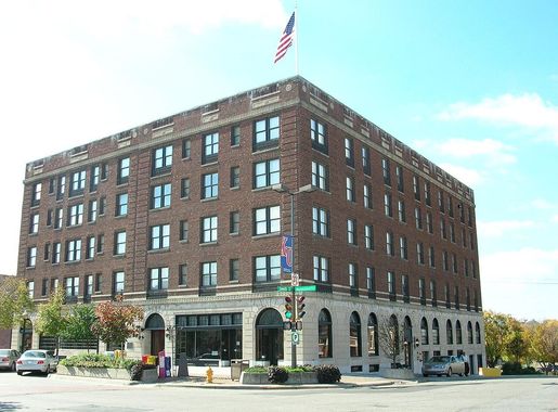 File:The Eldridge Hotel.JPG - Wikimedia Commons