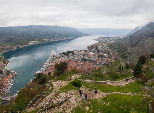 File:Vista de Kotor, Bahía de Kotor, Montenegro, 2014-04-19, DD 20.JPG -  Wikipedia