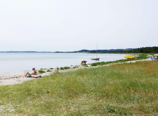 File:Ebeltoft Vig fra Femmøller Strand.jpg - Wikimedia Commons