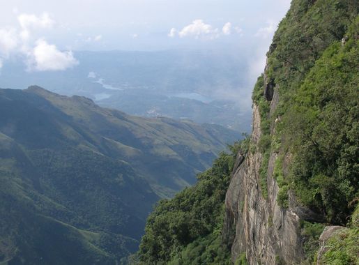 File:Sri Lanka, World's End at Horton Plains.jpg - Wikimedia Commons