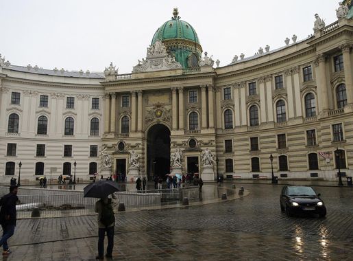 File:Hofburg Palace, Vienna - Austria (5132385131).jpg - Wikimedia Commons