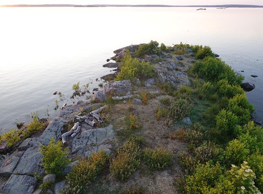 File:Shore of Lake Vaenern in Sweden.jpg - Wikimedia Commons