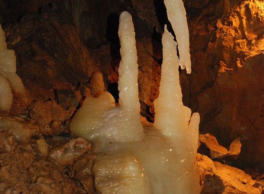 File:Dinant grotte la Merveilleuse 01.JPG - Wikimedia Commons