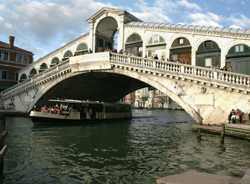 File:Venice - Rialto Bridge - 01.jpg - Wikimedia Commons
