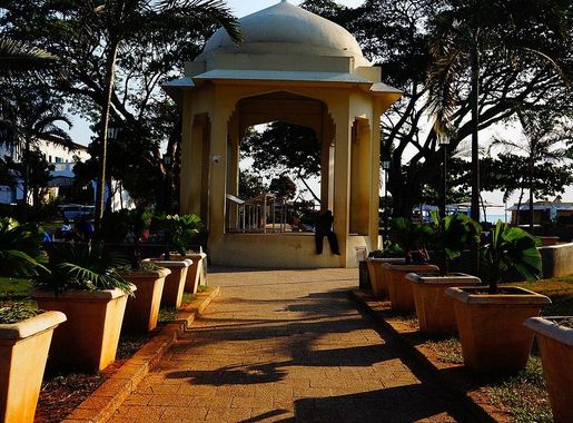 File:Forodhani Park, Zanzibar.JPG - Wikimedia Commons