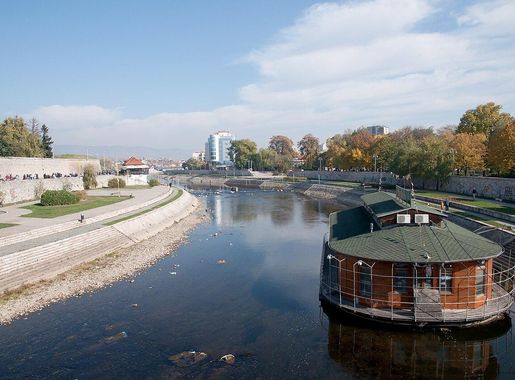 Датотека:Nišava River, Niš, Serbia.jpg — Википедија