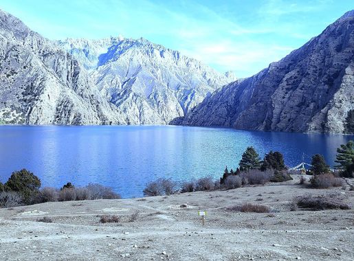 File:Shey phoksundo lake.jpg - Wikimedia Commons