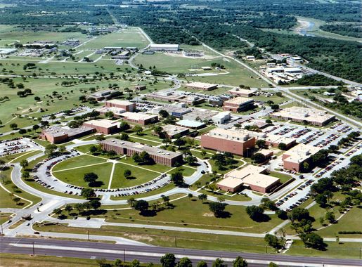 Brooks wing reorganizes as base takes next step toward closure >  Wright-Patterson AFB > Article Display