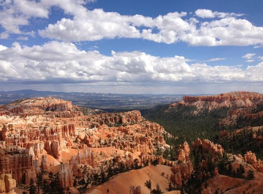 File:2013-09-21 14 32 01 View east-southeast between Sunrise Point and Sunset  Point in Bryce Canyon National Park.JPG - Wikimedia Commons