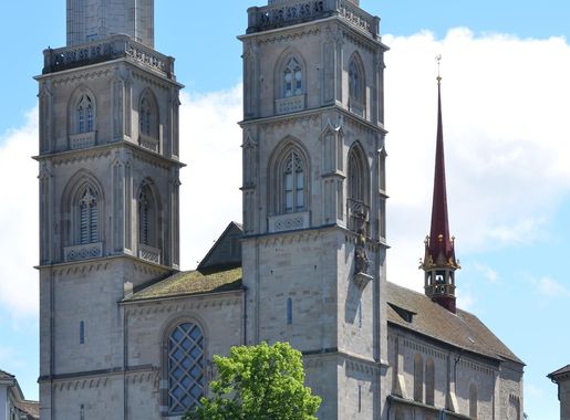 File:Grossmünster - Münsterhof 2014-05-23 12-08-43.JPG - Wikipedia