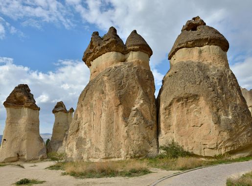 File:Fairy chimneys in Cappadocia.JPG - Wikimedia Commons