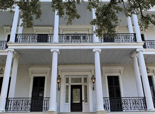 File:Buckner Mansion entrance.jpg - Wikimedia Commons