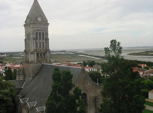 File:Eglise de Noirmoutier en Ile.jpg - Wikimedia Commons