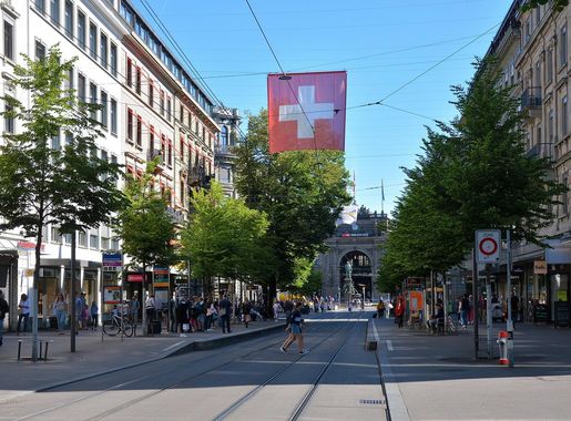 File:Bahnhofstrasse-2019.jpg - Wikimedia Commons
