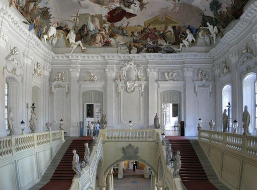 Imachen:Wuerzburg-Residenz-Treppenhaus-02-Totale-2007-gje.jpg - Biquipedia,  a enciclopedia libre