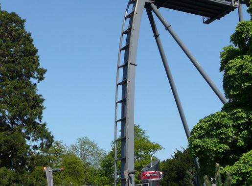Bestand:AltonTowers-Oblivion.JPG - Wikipedia