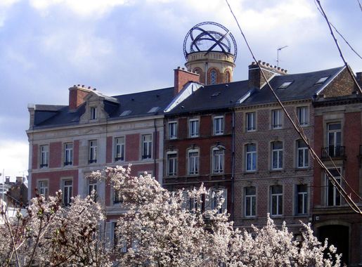 Fichier:Amiens Tour Jules Verne (depuis boulevard) 1a.jpg — Wikipédia