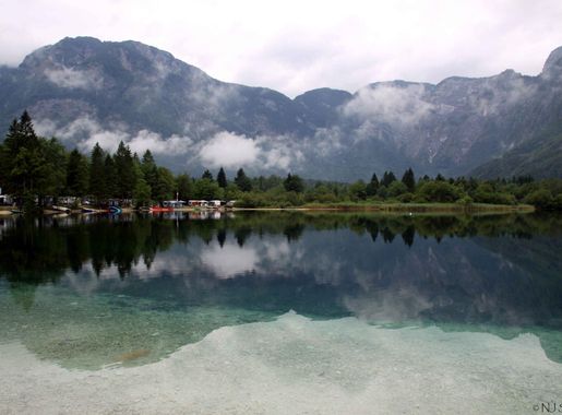 File:Lake Bohinj Slovenia (4933698815).jpg - Wikimedia Commons